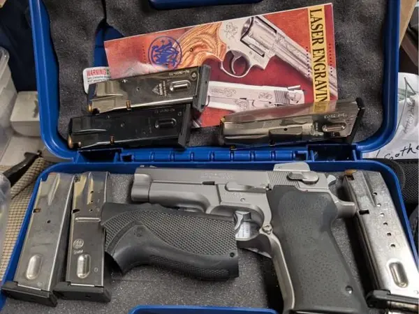 Smith & Wesson 5906