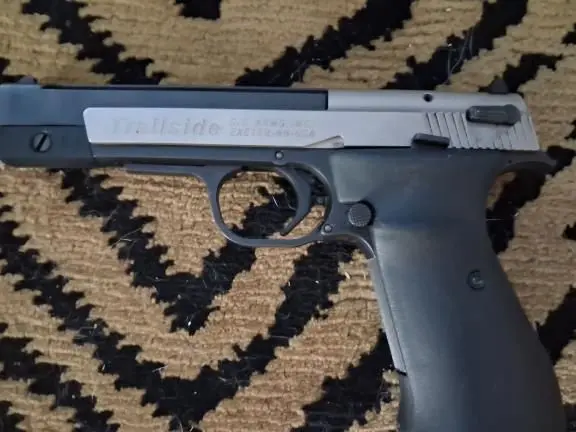 Sig Trail side