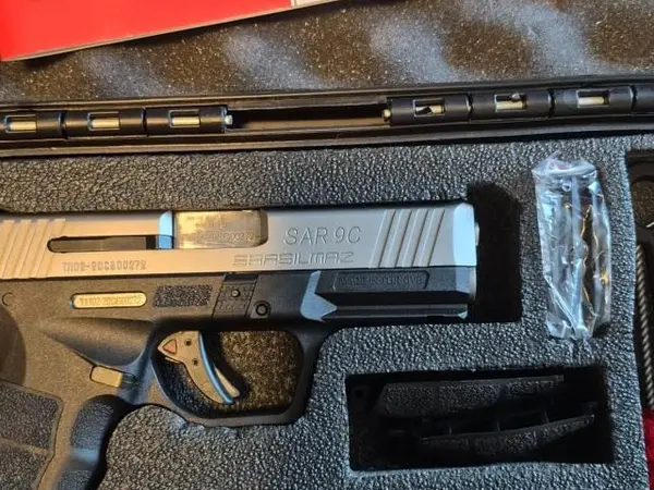 SAR 9MM LIKE NEW!