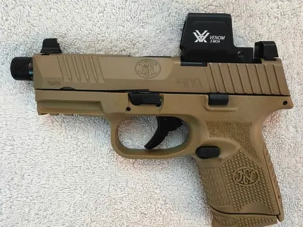 FN 509 COMPACT TACTICAL 9MM - VORTEX VENOM ENCLOSED RED DOT - LIKE NEW CONDITION