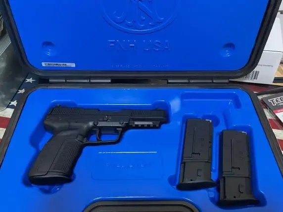 BRAND NEW FN 57 IN BOX + GOODIES