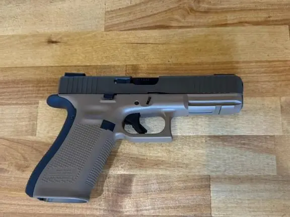 Glock 17 FDE 2-Tone