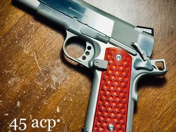 Springfield 1911 Garrison stainless commander 45acp