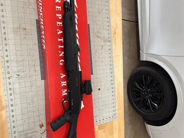 Winchester SPX Extreme Deer 12 gauge Pump Action /Sig Sauer Red Dot 600.00 Never used.