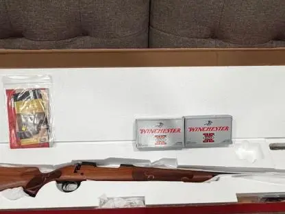 Winchester model 70 feather weight 7X57