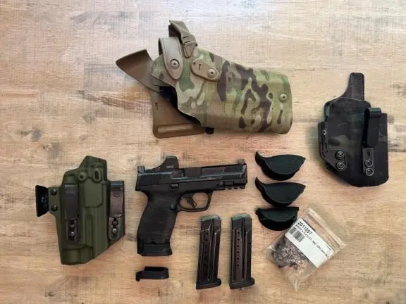 S&W M&P 2.0 Compact w/Extras