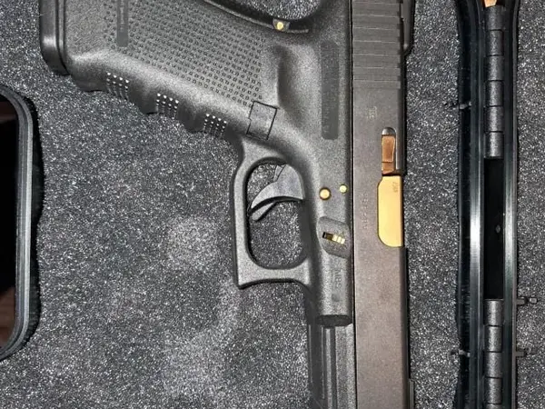 Glock 22 Gen 4 Black/Gold (40 cal.)