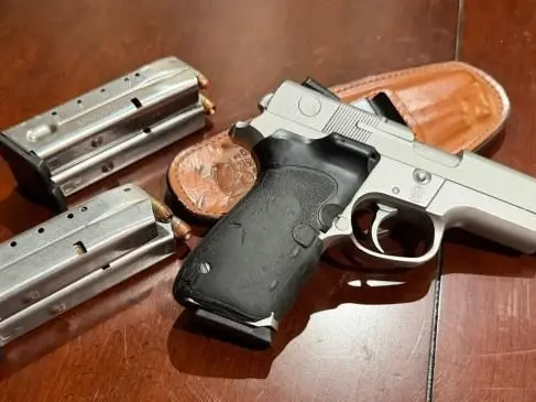 S&W 4046