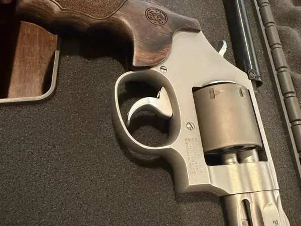 Smith & Wesson Performance Center Model 986 9mm Luger 2.5in Stainless Revolver - 7 Rounds