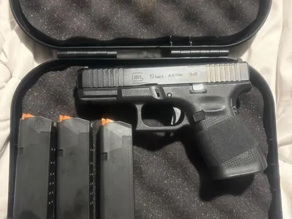 Glock 19 mos