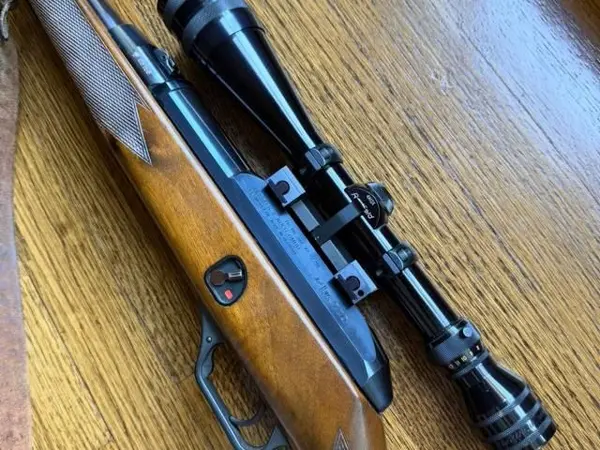 HK 770