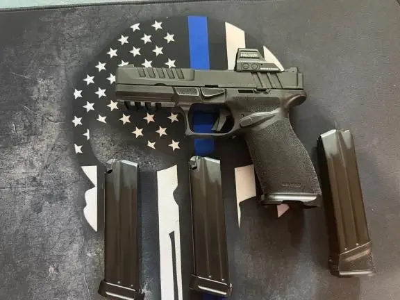 Springfield Echelon with extras