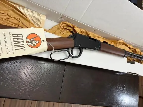 New in box Henry 22 lever action H001