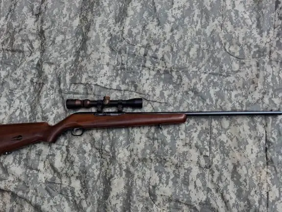 Mossburg model 351K. ( 1960s ). In very nice condition. 22auto.