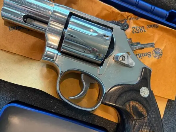 S&W 686 plus 2.5 barrel