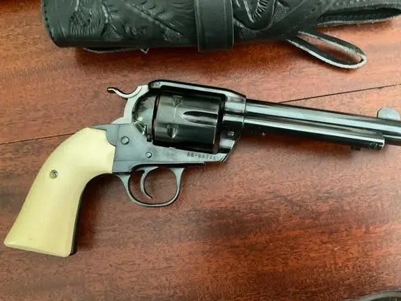 Ruger Bisley Vaquero 44 Mag. 5.5 inch bbl