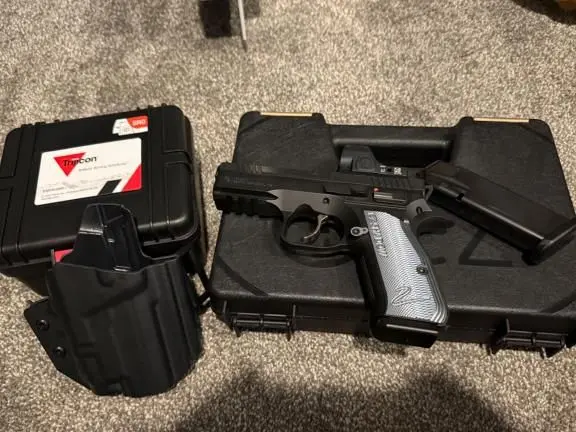CZ Shadow 2 Compact w Trijicon SRO 2.5 moa plus holater