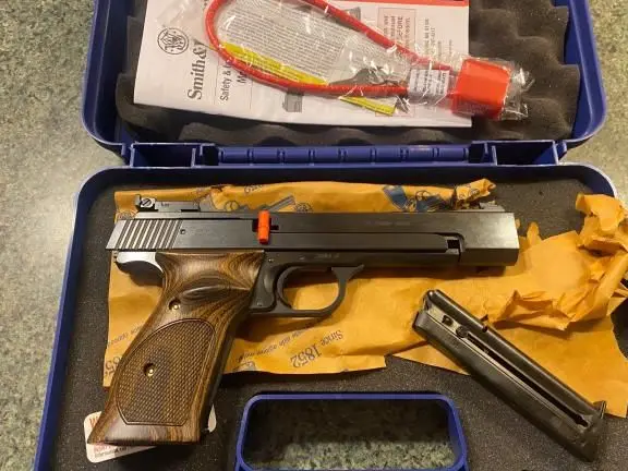 Smith & Wesson Model 41