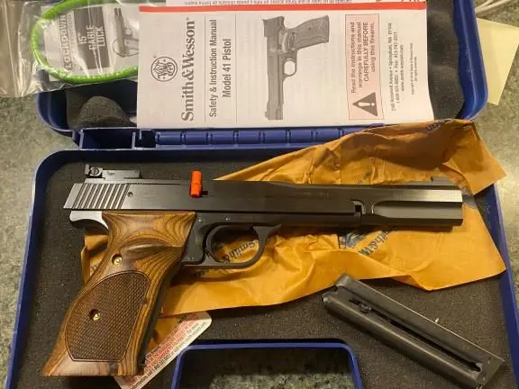 Smith & Wesson Model 41