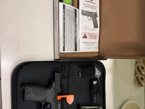 Smith & Wesson M&P 22 Compact Pistol SIG LIMA 1