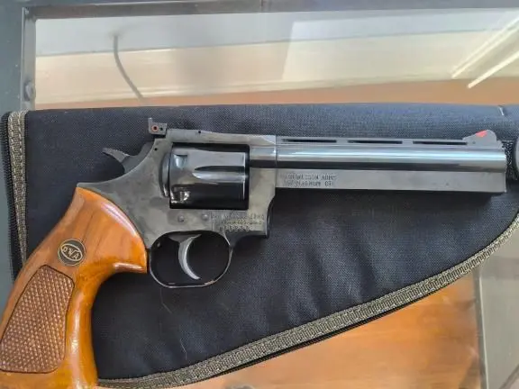 Dan Wesson Arms .357 Magnum Revolver with Interchangeable Barrel System - Good Condition