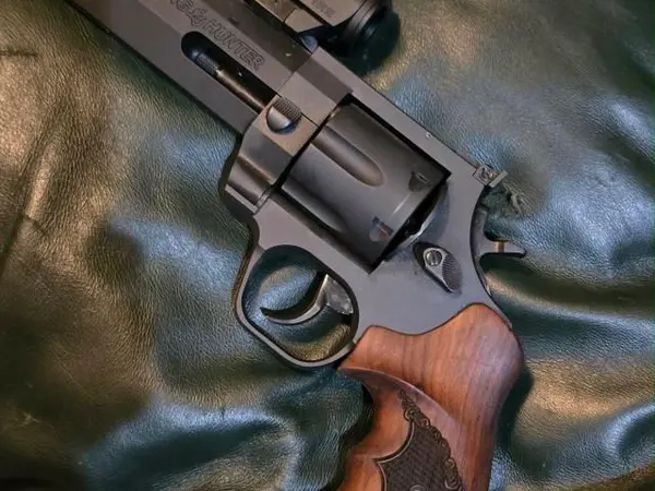 Taurus Raging Hunter .44mag