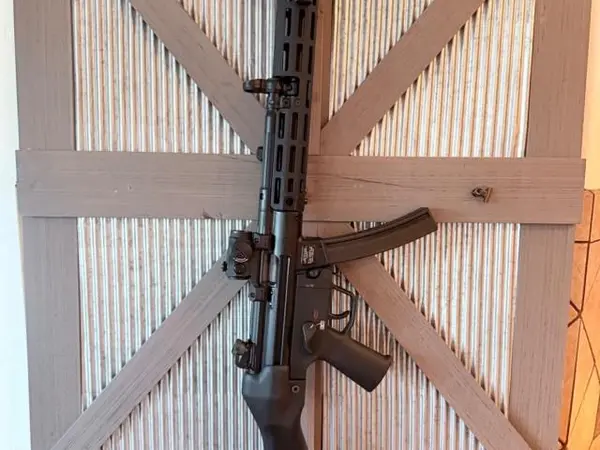 HK MP5 9mm Rifle with Aimpoint micro