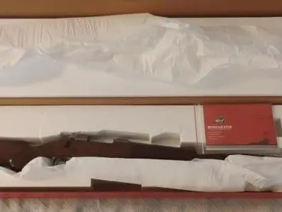 Win Model 70 Featherweight .308 Stainless, Cont. Rd. Feed, Like-New/Box