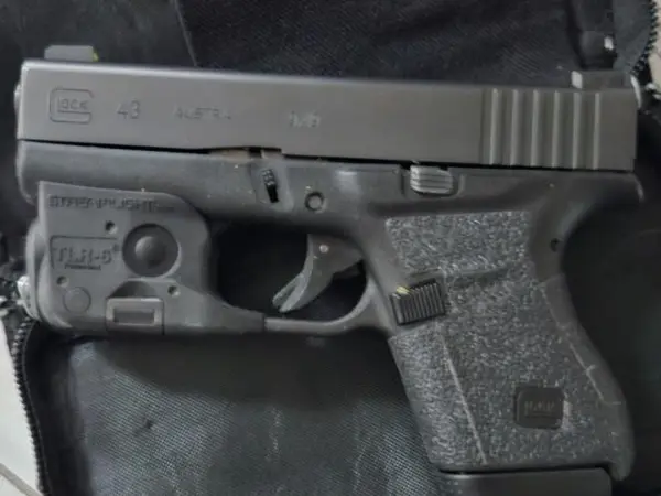 LNIB Glock 43 with a Trl6 light