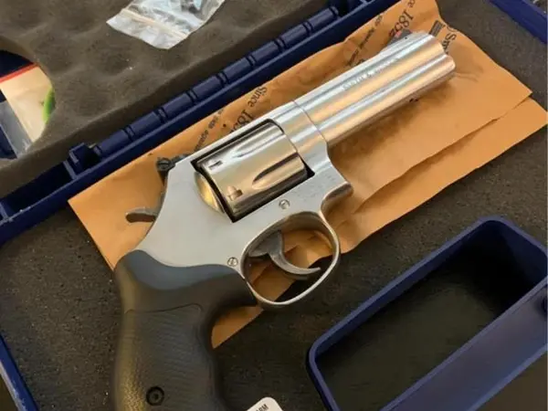 Smith and Wesson 686-6 Plus