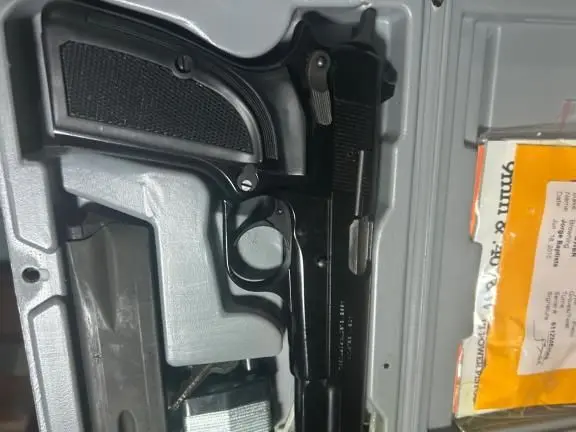 Browning Hi power 9mm 810-300-1997