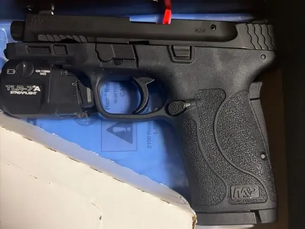 Bnib Sw m&P shield ez 380 2.0 never fired
