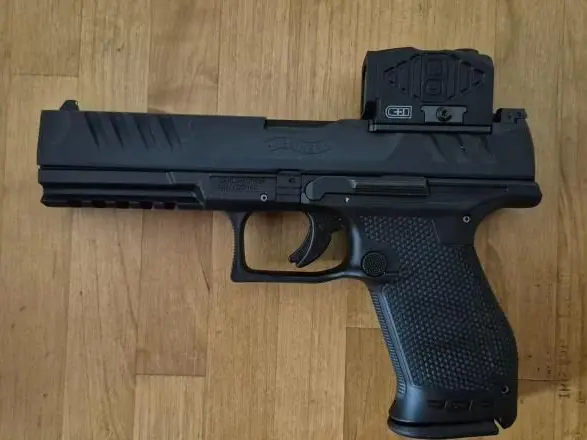 LIKE NEW 5 INCH WALTHER PDP COMPACT