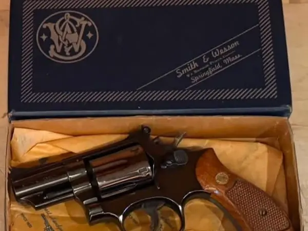 Smith & Wesson 19-3 2.5 inch LNIB