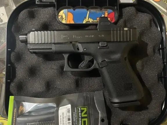 Glock 19 gen 5 mos threaded barrel and red dot