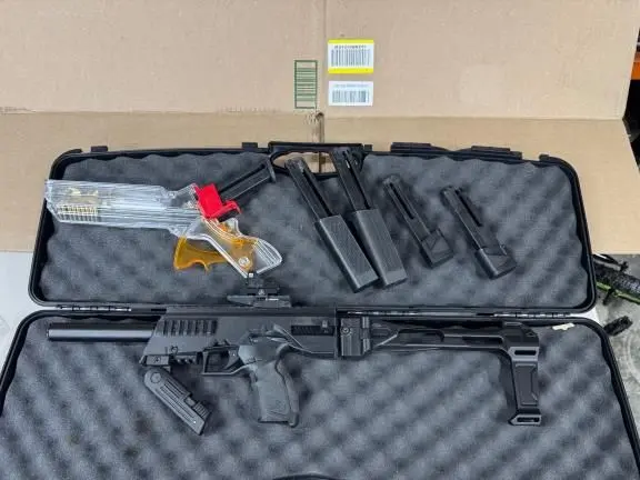Taurus TX22 with MP7 chassis kit