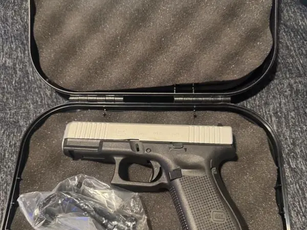 Two tone glock 19 gen 5 new in box
