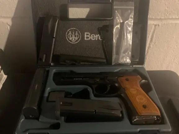 Beretta 96D bundle