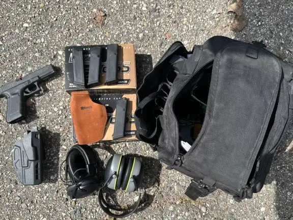Glock 17 Gen 4 with 5 mags, range rounds, appendix holster and range bag
