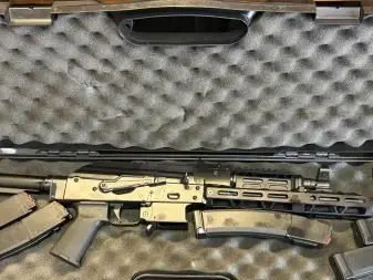 AKV Rifle with 6 magazines
