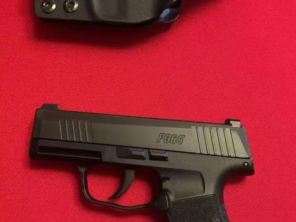 SIG Sauer P365 9mm - Excellent Condition w/Holster
