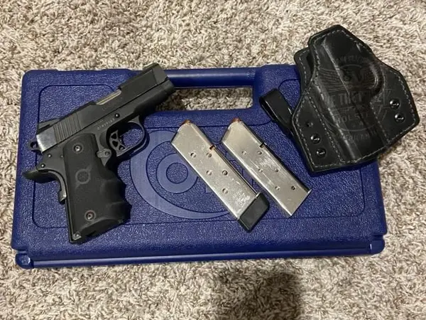 Colt Defender 1911 45 ACP