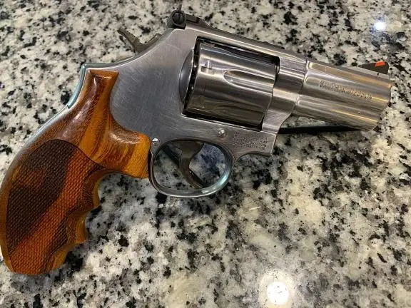 S&W 686 Plus Deluxe with 3” barrel (stainless)