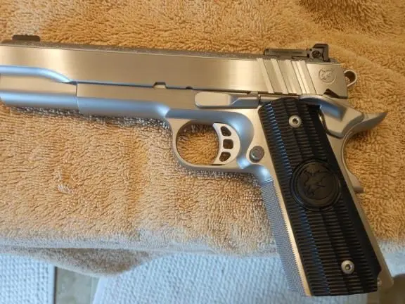 Nighthawk Stainless GRP 9mm with Stippling