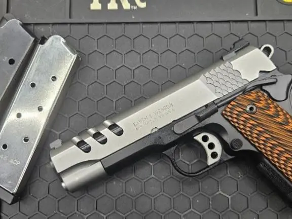 smith and wesson prefomane center 1911