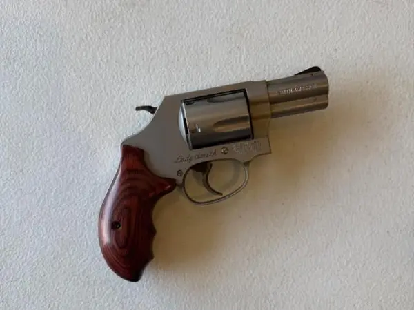 Smith & Wesson Model 60 LS LadySmith
