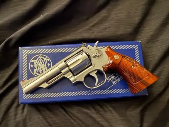 S&W 66-2 in the original box