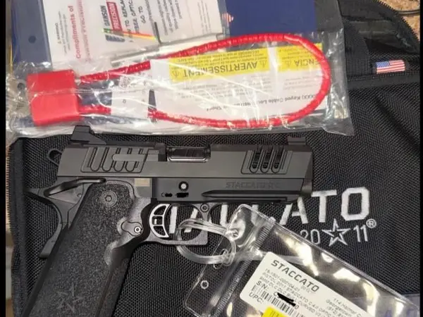 PENDING SALE: STACATTO C V3 4.0 DLC Coated + SERRATIONS 17rd optic ready