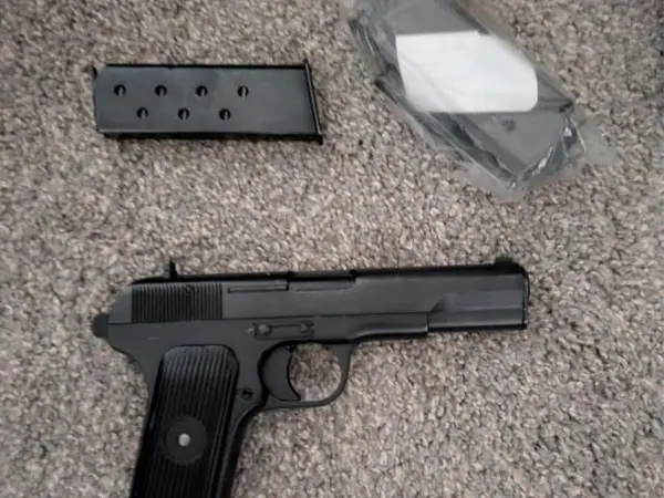 Takarov pistol