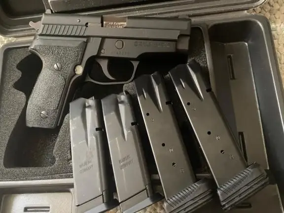SIG P229 GERMAN GEN 1 40SW SIGARMS 4 MAGS
